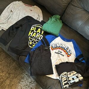 Toddler Boy Long Sleeve Tee’s Sz 4/5